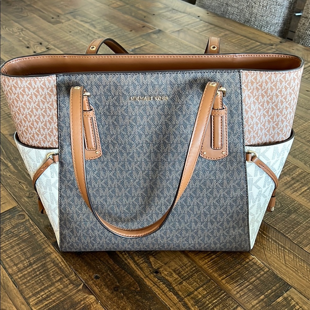 Michael Kors Brown and Cream Tote Bag
Length: 12 inches
Height: 11 inches